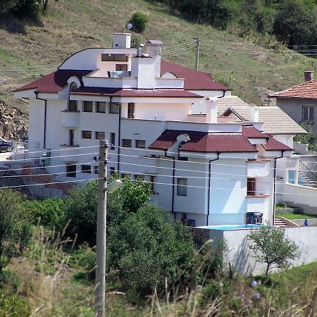 Hotel Aleksievata Kashta Gurgulyat エクステリア 写真