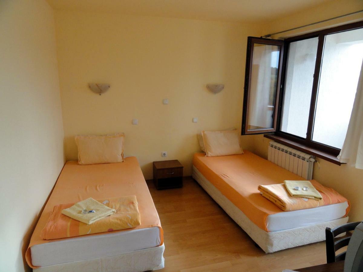 Hotel Aleksievata Kashta Gurgulyat エクステリア 写真