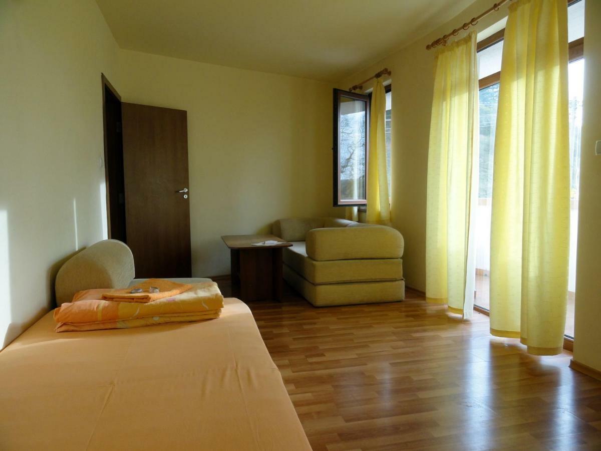 Hotel Aleksievata Kashta Gurgulyat エクステリア 写真