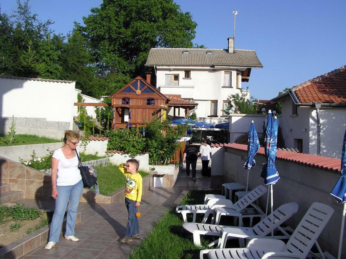 Hotel Aleksievata Kashta Gurgulyat エクステリア 写真