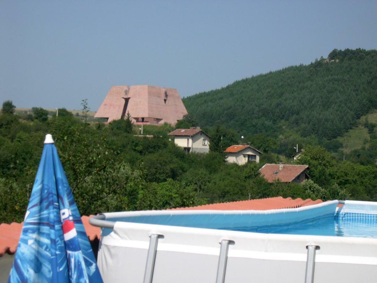 Hotel Aleksievata Kashta Gurgulyat エクステリア 写真
