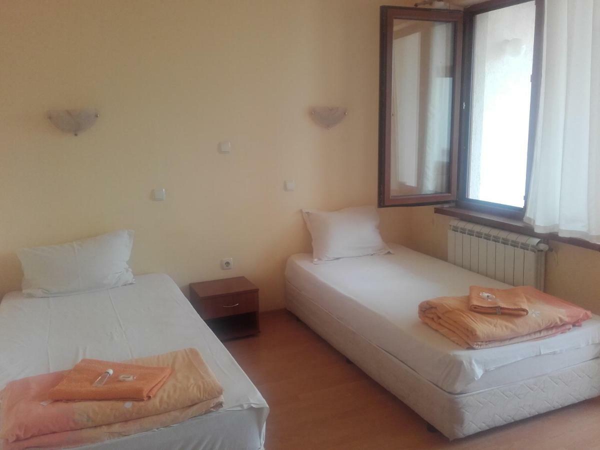 Hotel Aleksievata Kashta Gurgulyat エクステリア 写真